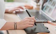 以下是我的创作思路，让我们带您穿越那段创业的酸甜苦辣：